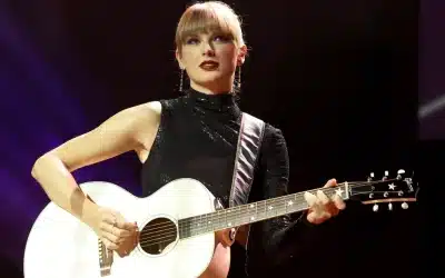 Billboard: Taylor Swift-Signed Guitar Up for Auction to Aid Veterans & First Responders